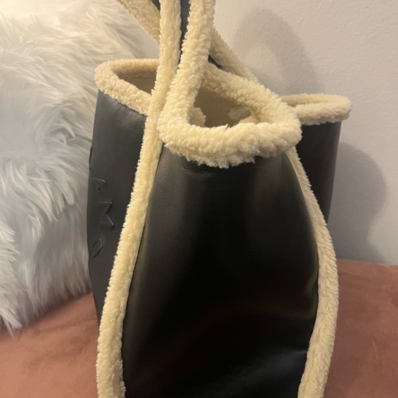 Stella McCartney black vegan and faux fur shoulder bag - Picture 6 of 13